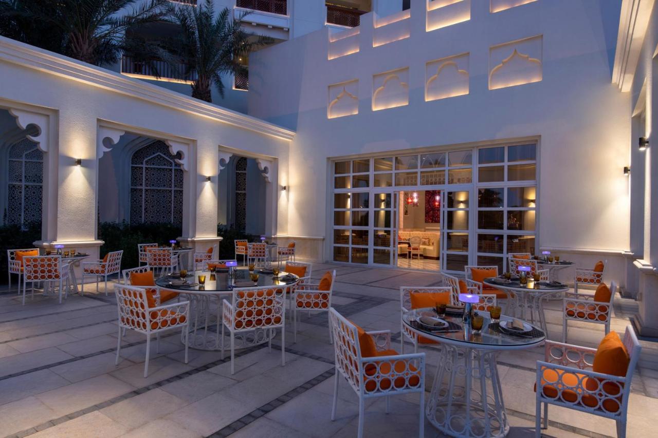 Al Messila, A Luxury Collection Resort & Spa, Doha Exterior foto The hotel's restaurant