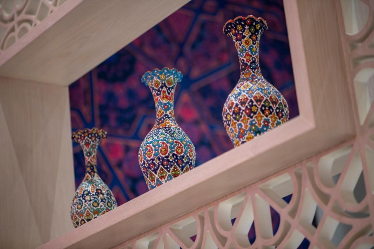 Al Messila, A Luxury Collection Resort & Spa, Doha Exterior foto Vases in the palace
